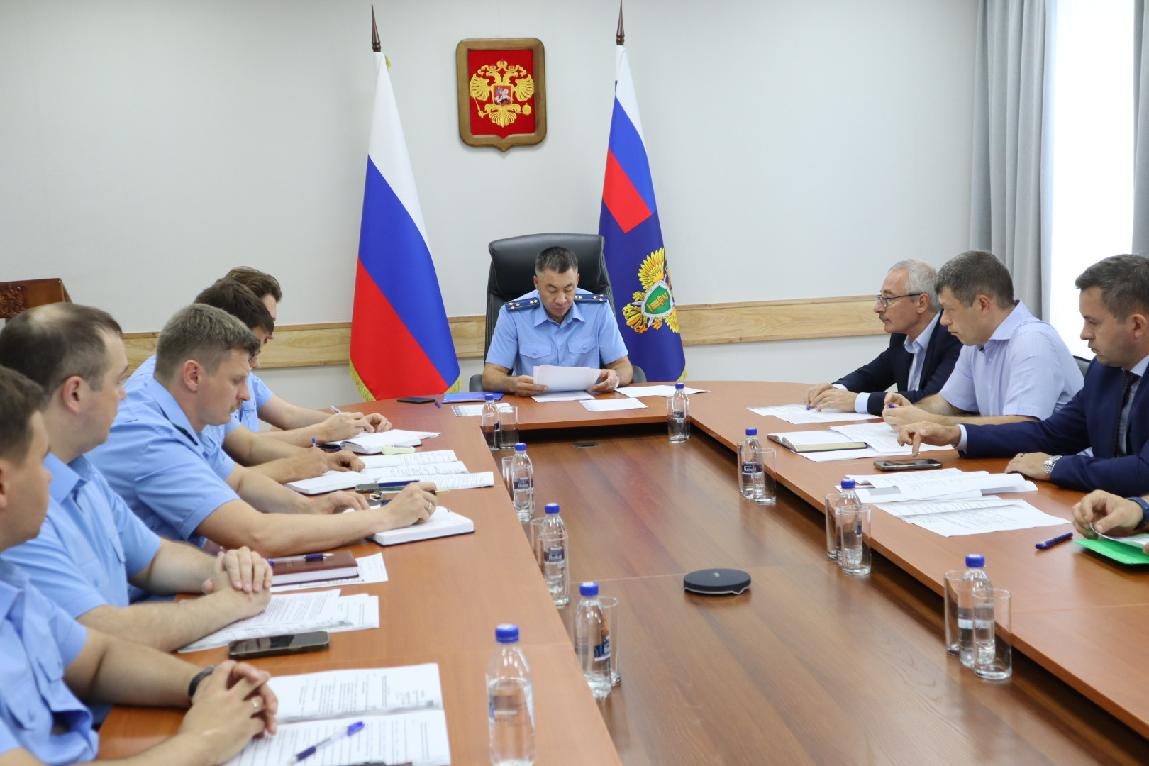 Заместитель прокурора Томской области Василий Воробьев провел совещание, посвященное реализации на территории области мероприятий национального проекта «Безопасные качественные дороги»