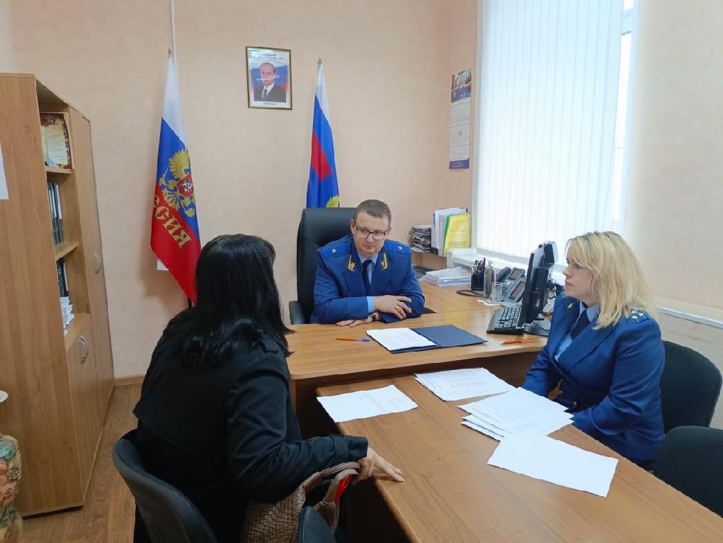 Прокурор Орловской области провёл выездной личный приём граждан в Троснянском районе и встретился с предпринимателями, осуществляющими деятельность на территории района